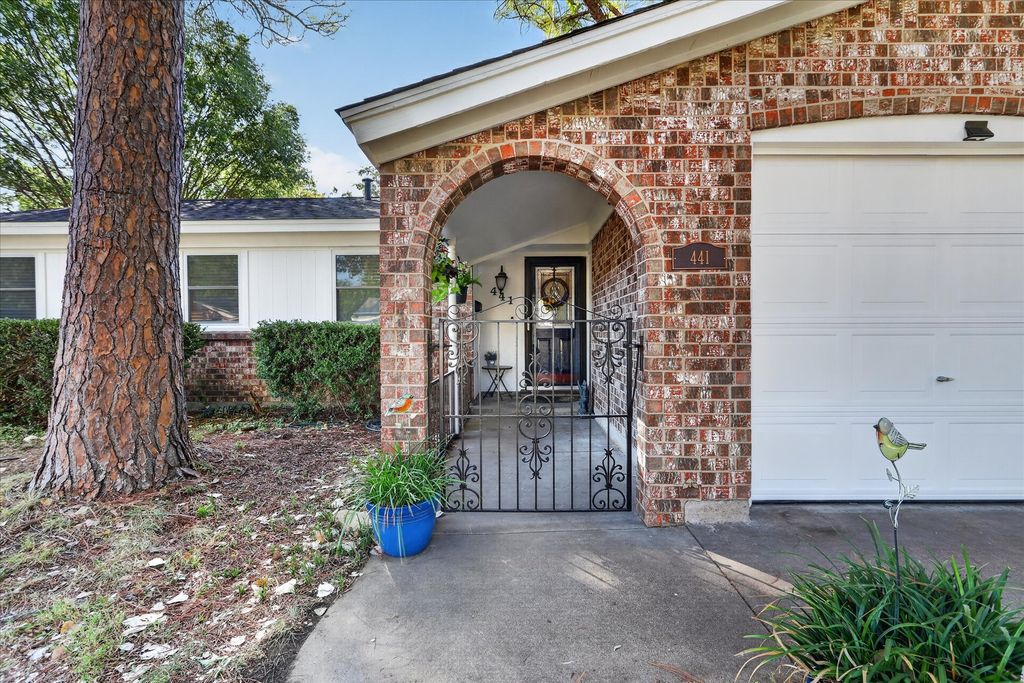 441 Nathan Street, Burleson, TX 76028 — photo 2