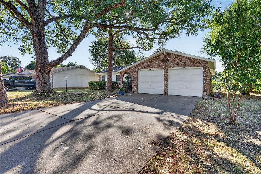 441 Nathan Street, Burleson, TX 76028 — photo 5