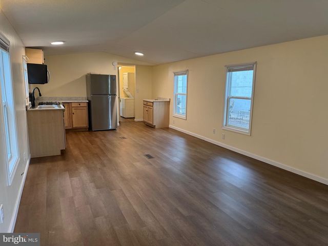 1104 W ELM AVE W, Hanover, PA 17331