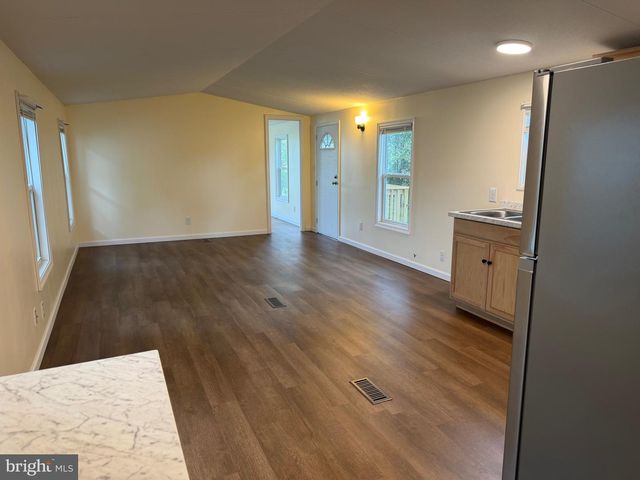 1104 W ELM AVE W, Hanover, PA 17331