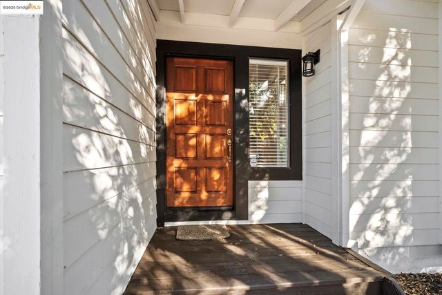 610 Stanley LN, El Sobrante, CA 94803