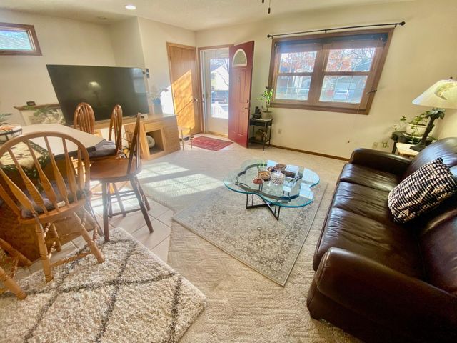 4609 NW 14th Avenue NW, Rochester, MN 55901