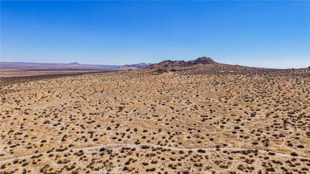 12022 E N, Palmdale, CA 93591
