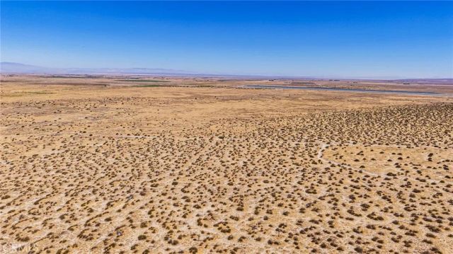 12022 E N, Palmdale, CA 93591