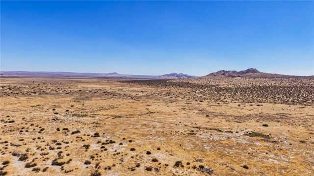 12022 E N, Palmdale, CA 93591