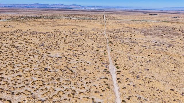 12022 E N, Palmdale, CA 93591