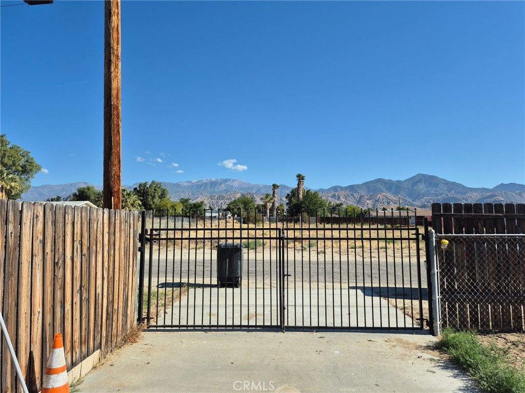 Image 5 of property listing at 50469 Dolores Avenue, Cabazon, CA 92230