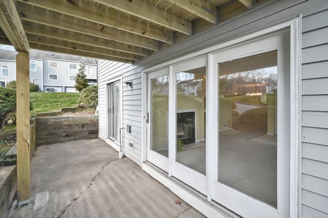 1 Hunters Run 1, Cromwell, CT 06416