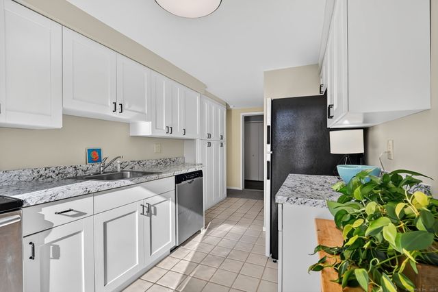 1 Hunters Run 1, Cromwell, CT 06416