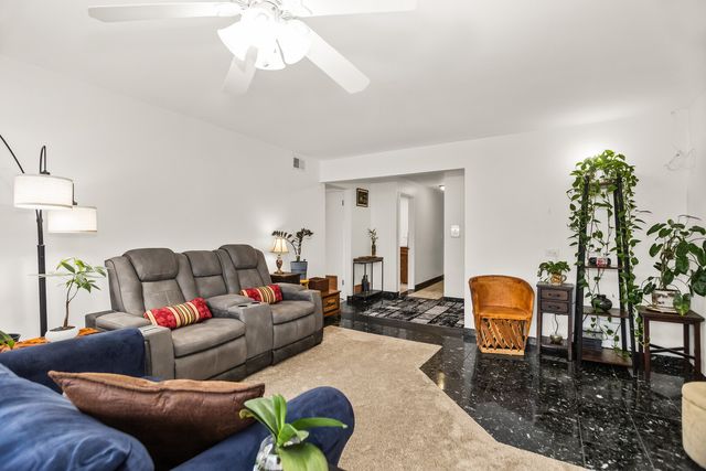 1010 N Harlem Avenue 503, River Forest, IL 60305