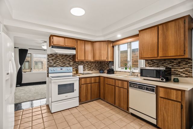 1010 N Harlem Avenue 503, River Forest, IL 60305