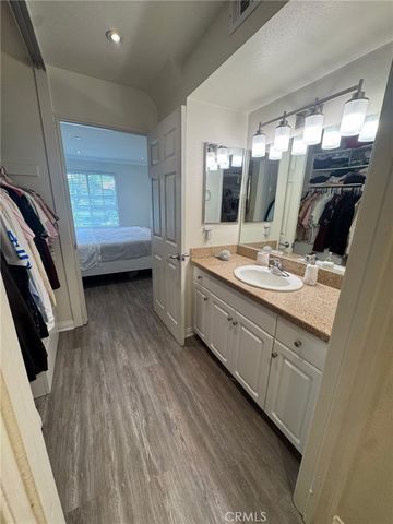 5540 Owensmouth 319, Woodland Hills, CA 91367