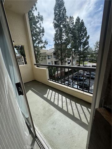 5540 Owensmouth 319, Woodland Hills, CA 91367