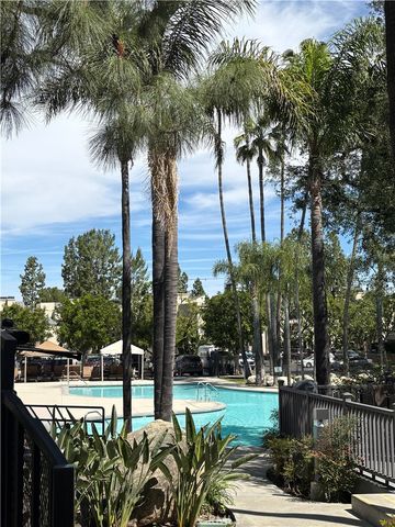 5540 Owensmouth 319, Woodland Hills, CA 91367