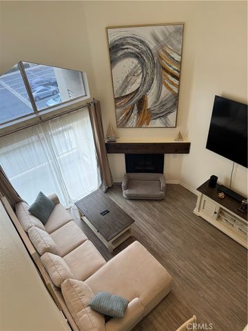 5540 Owensmouth 319, Woodland Hills, CA 91367