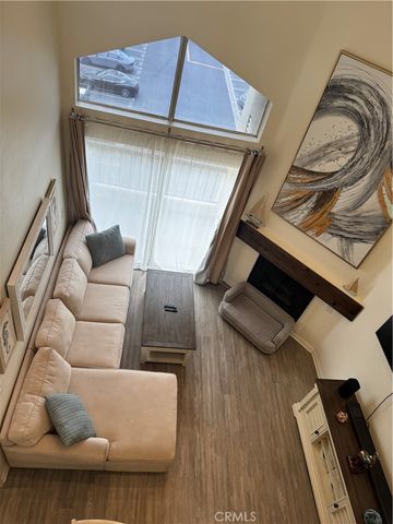 5540 Owensmouth 319, Woodland Hills, CA 91367