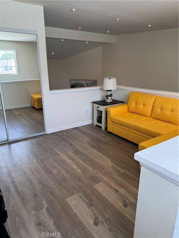 5540 Owensmouth 319, Woodland Hills, CA 91367