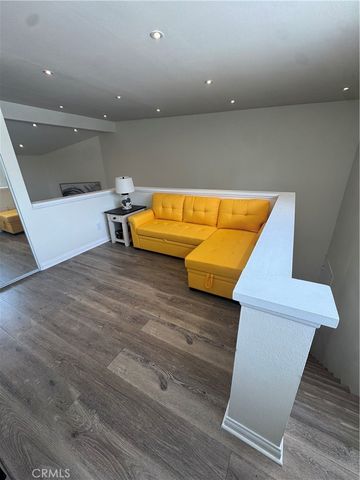 5540 Owensmouth 319, Woodland Hills, CA 91367