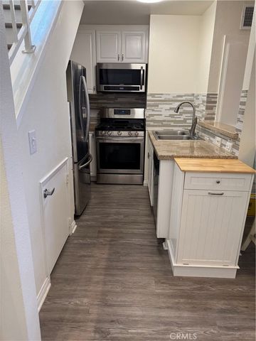 5540 Owensmouth 319, Woodland Hills, CA 91367