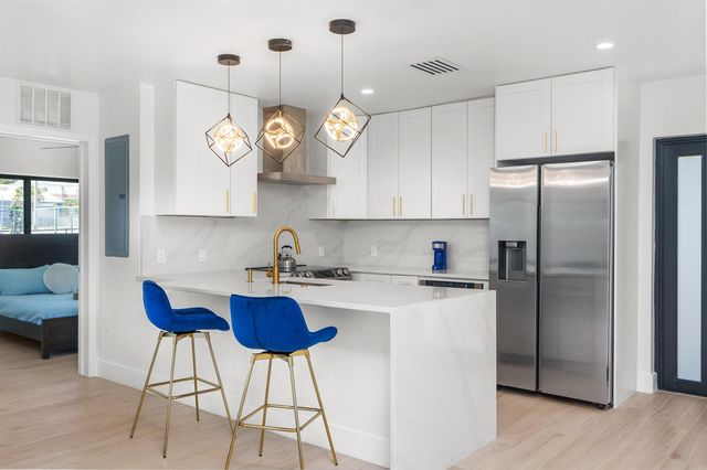303 DE CARIE Street 303, Delray Beach, FL 33444