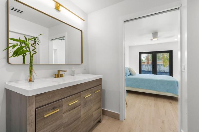 303 DE CARIE Street 303, Delray Beach, FL 33444