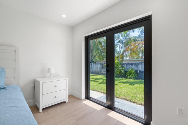 303 DE CARIE Street 303, Delray Beach, FL 33444