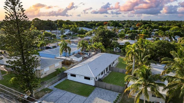 303 DE CARIE Street 303, Delray Beach, FL 33444