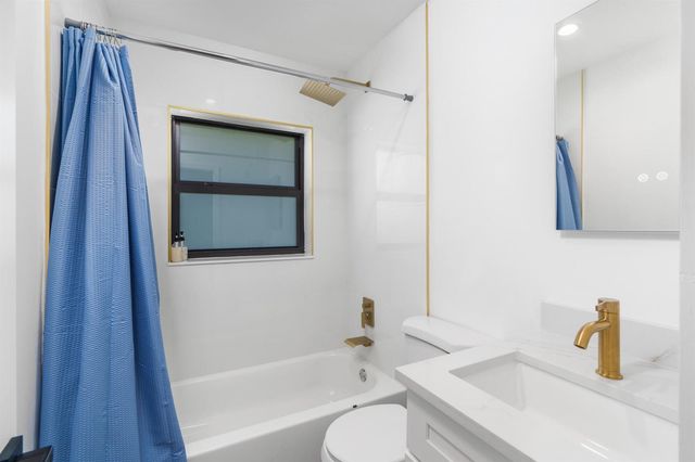 303 DE CARIE Street 303, Delray Beach, FL 33444