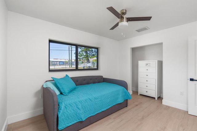 303 DE CARIE Street 303, Delray Beach, FL 33444