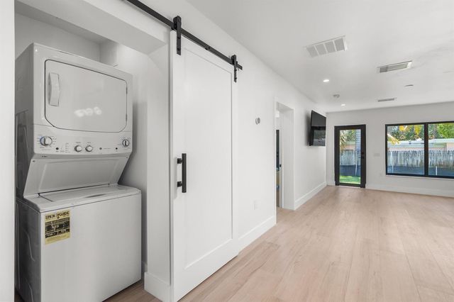 303 DE CARIE Street 303, Delray Beach, FL 33444