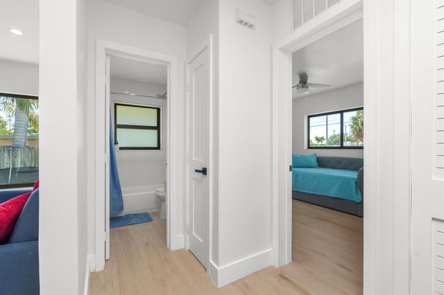 303 DE CARIE Street 303, Delray Beach, FL 33444