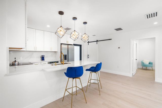 303 DE CARIE Street 303, Delray Beach, FL 33444