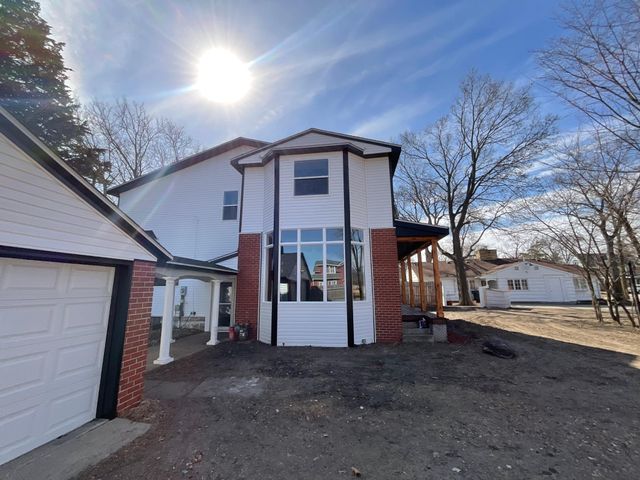 321 7th Street SW, Willmar, MN 56201