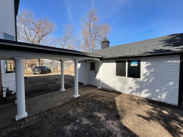 321 7th Street SW, Willmar, MN 56201