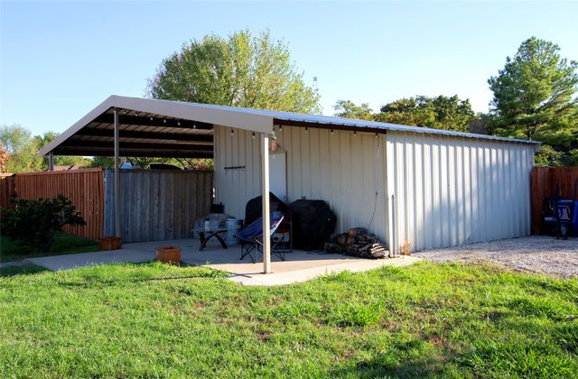 1089 Oak Hollow Lane, Combine, TX 75159