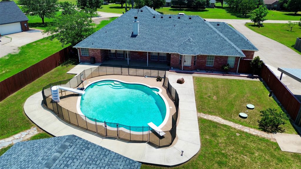1089 Oak Hollow Lane, Combine, TX 75159