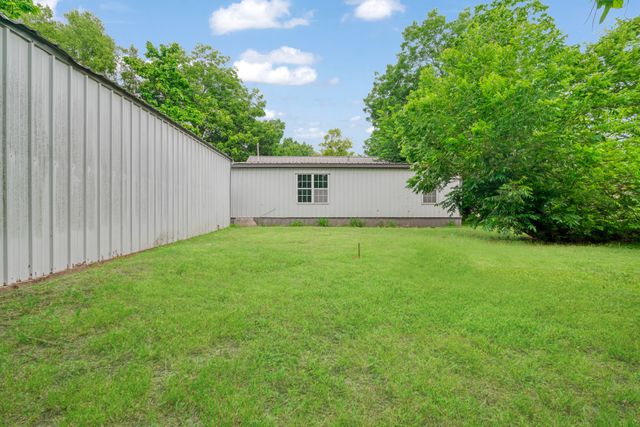 193 Church Street, Deport, TX 75435