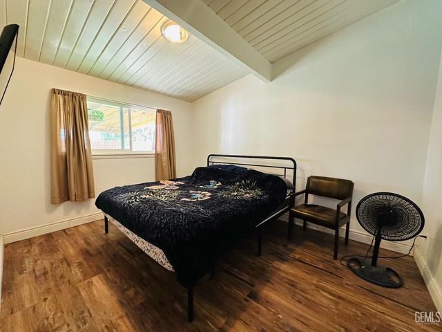 925 Radcliffe Avenue, Bakersfield, CA 93305