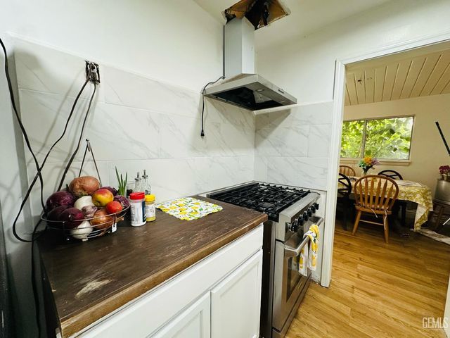 925 Radcliffe Avenue, Bakersfield, CA 93305