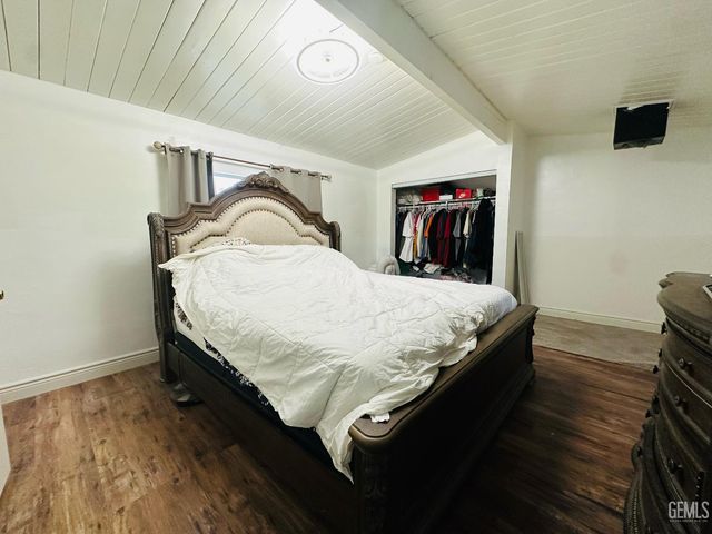 925 Radcliffe Avenue, Bakersfield, CA 93305