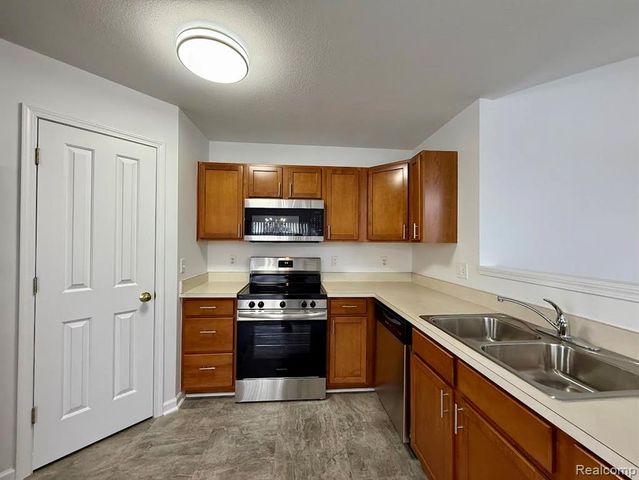 29067 Cullen Drive, Romulus, MI 48174