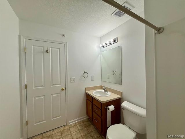 29067 Cullen Drive, Romulus, MI 48174