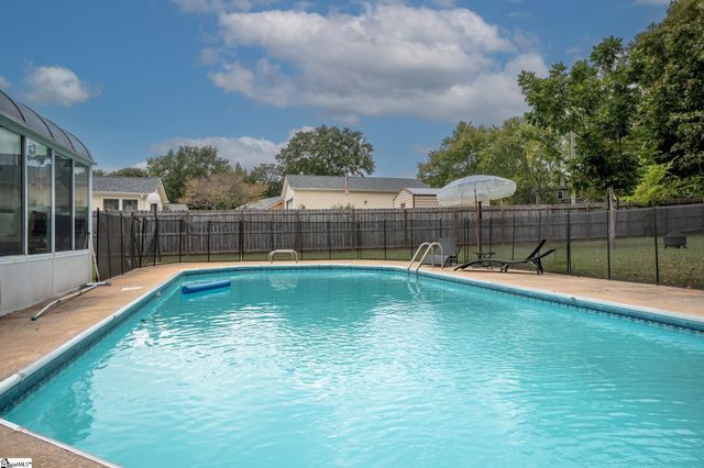 209 Governors Square, Greer, SC 29650