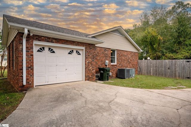 209 Governors Square, Greer, SC 29650