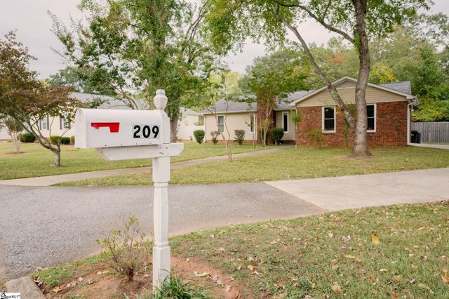 209 Governors Square, Greer, SC 29650
