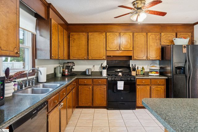 209 Governors Square, Greer, SC 29650