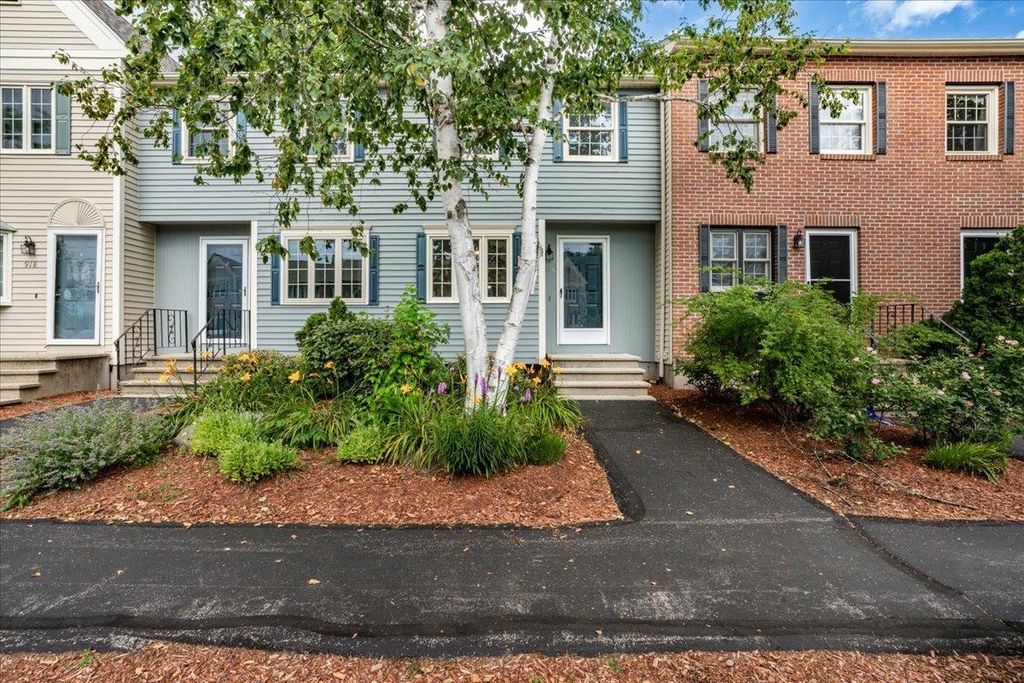 916 Fox Hollow Drive, Hudson, NH 03051