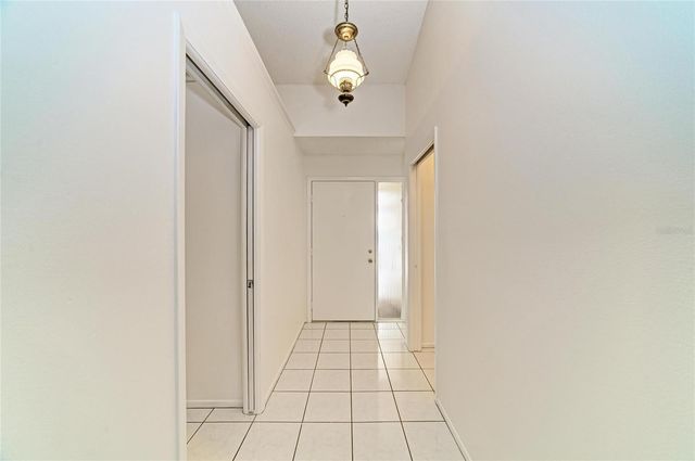 4863 VILLAGE GARDENS DRIVE 186, Sarasota, FL 34234