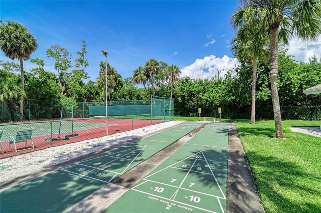 4863 VILLAGE GARDENS DRIVE 186, Sarasota, FL 34234