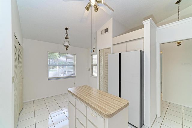 4863 VILLAGE GARDENS DRIVE 186, Sarasota, FL 34234